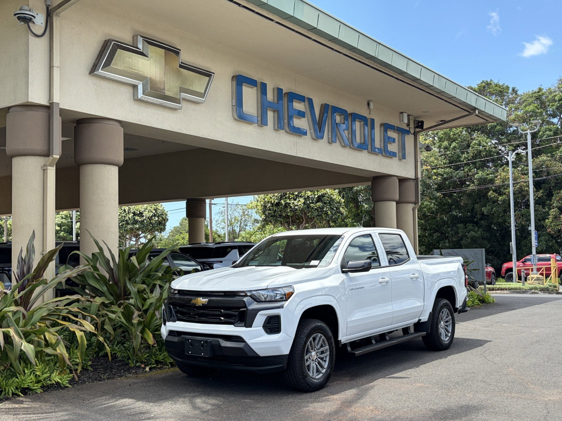 2026 Chevrolet Colorado LT in Summit White — front three-quarter view