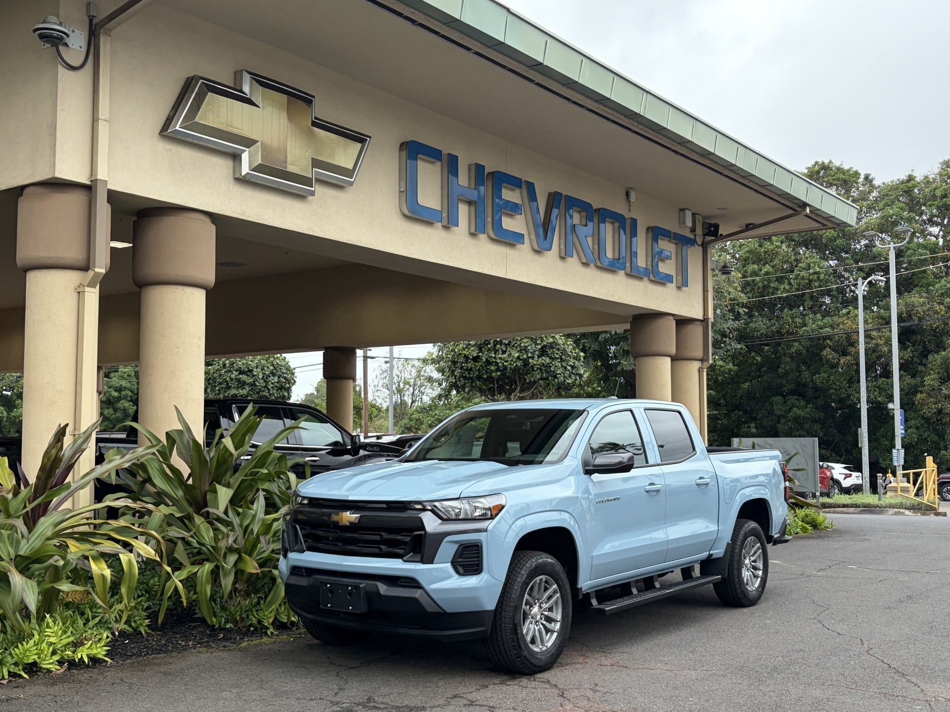 2026 Chevrolet Colorado LT in Snowdrift Metallic — front three-quarter view