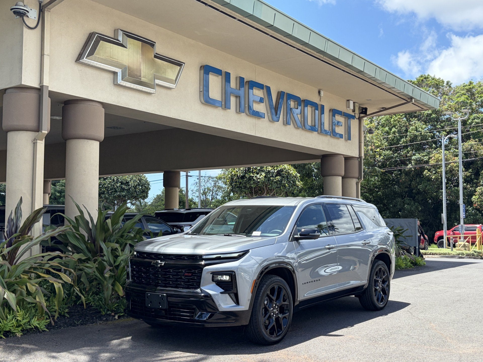 2026 Chevrolet Traverse RS in Sterling Gray Metallic — front three-quarter view