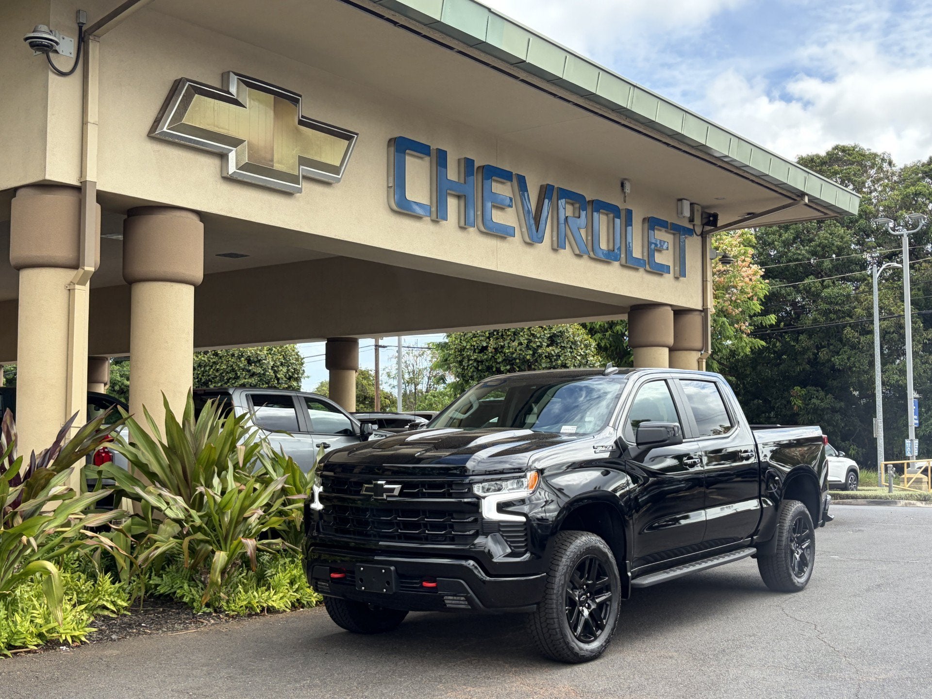 2026 Chevrolet Silverado 1500 LT Trail Boss in Black — front three-quarter view