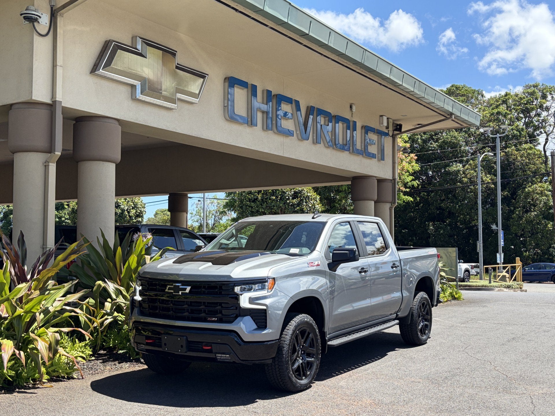 2026 Chevrolet Silverado 1500 LT Trail Boss in Sterling Gray Metallic — front three-quarter view