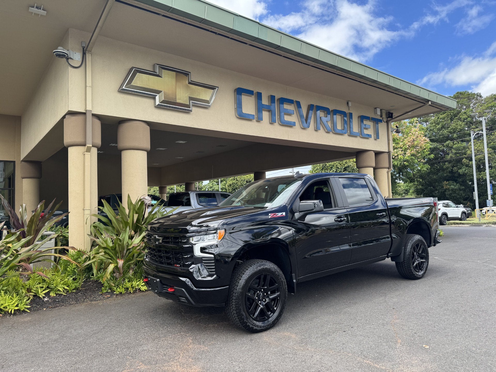 2026 Chevrolet Silverado 1500 LT Trail Boss in Black — front three-quarter view