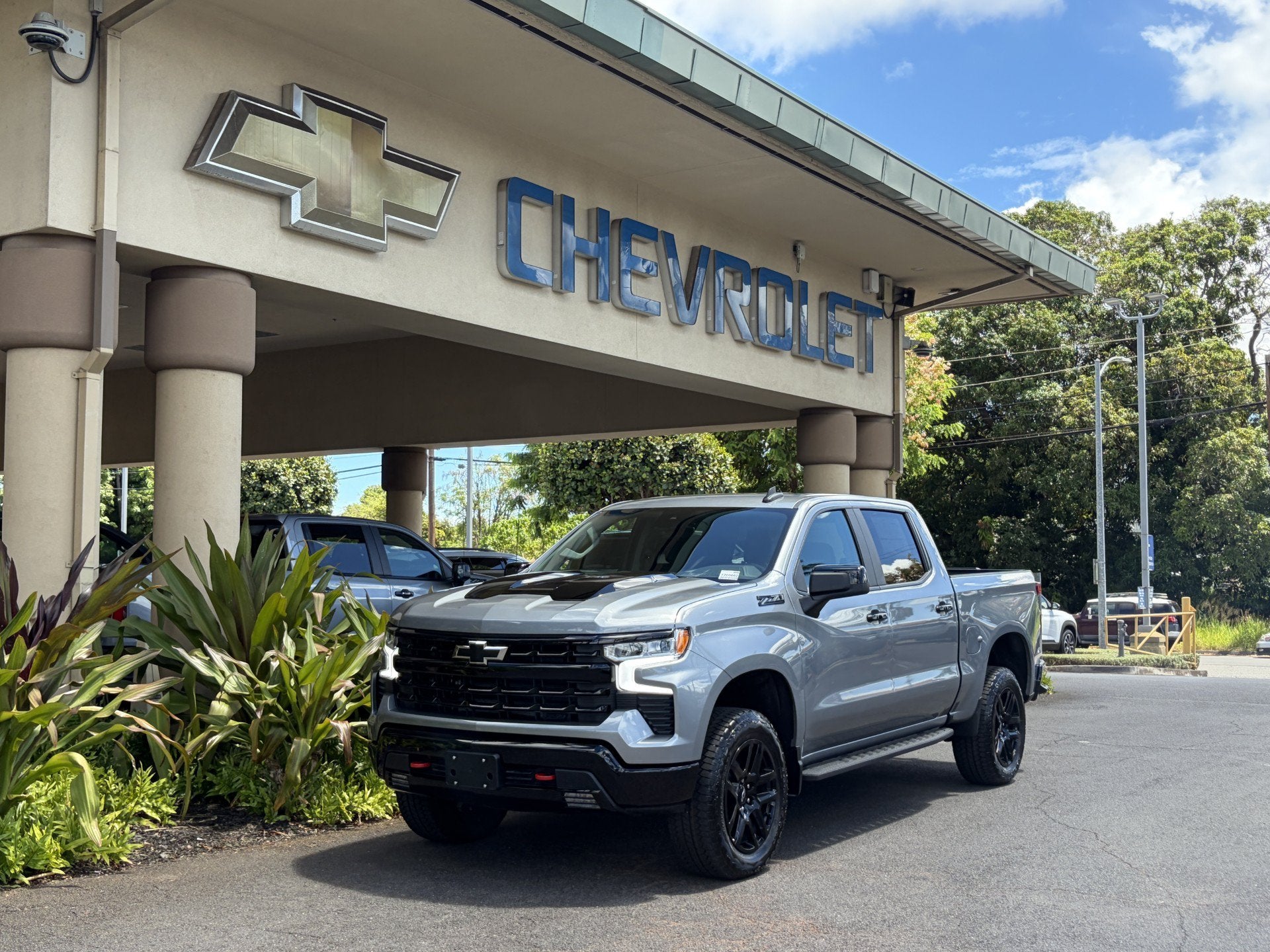2026 Chevrolet Silverado 1500 LT Trail Boss in Sterling Gray Metallic — front three-quarter view