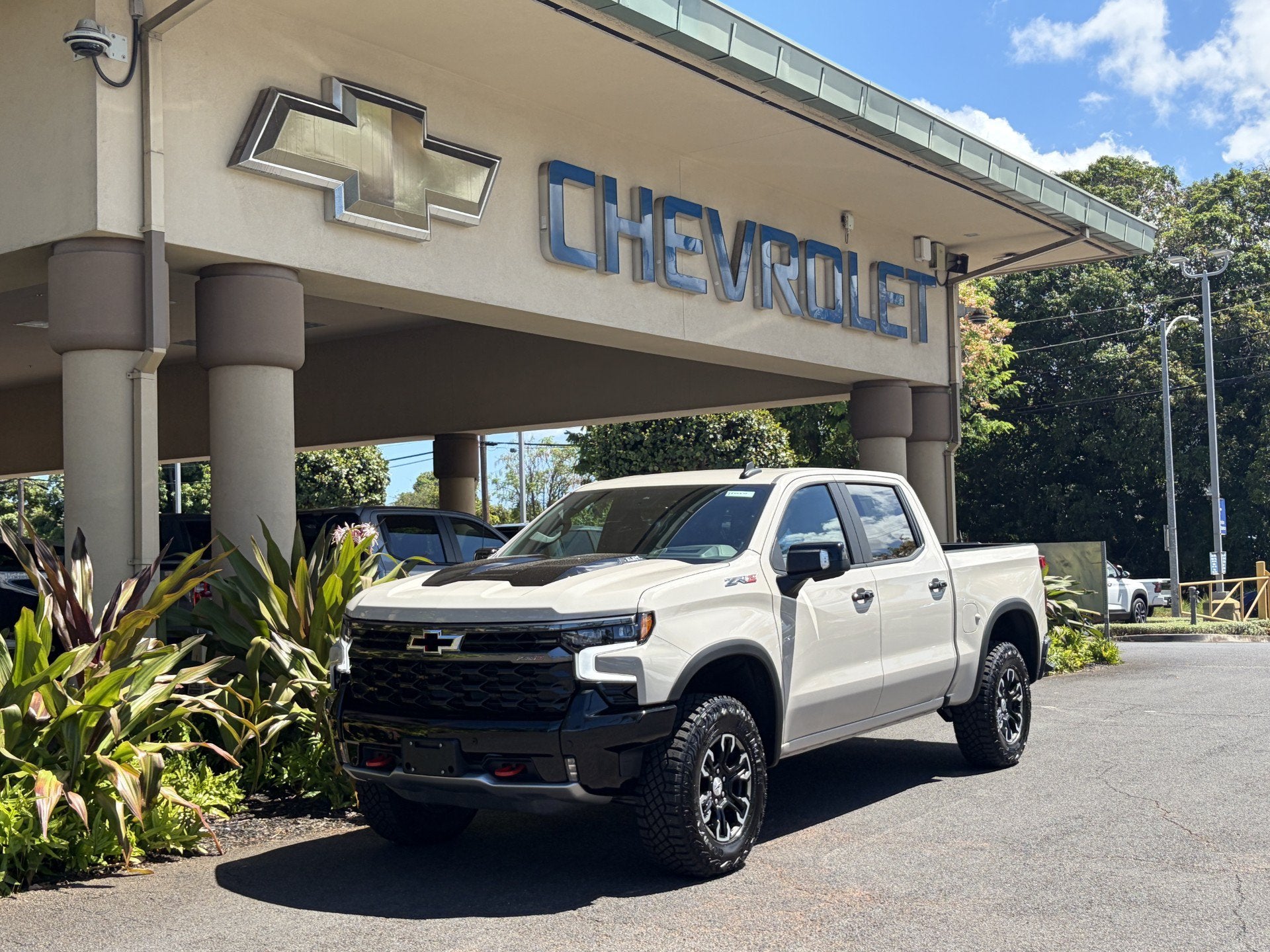 2026 Chevrolet Silverado 1500 ZR2 in White Sands — front three-quarter view