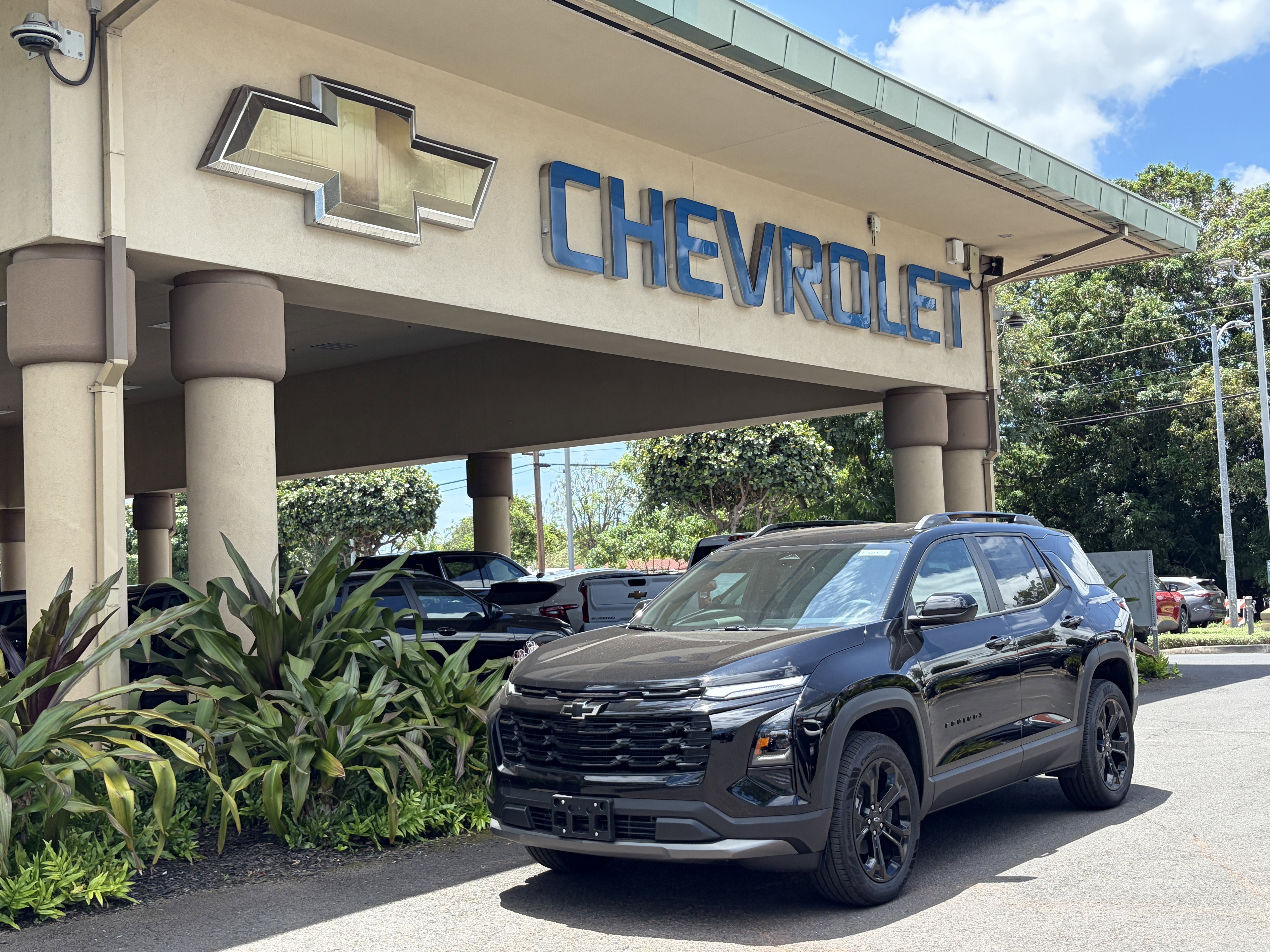 2026 Chevrolet Equinox LT in Mosaic Black Metallic — front three-quarter view
